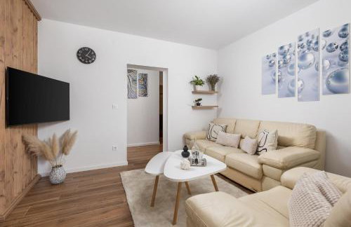 Apartment Flowers - Photo 28