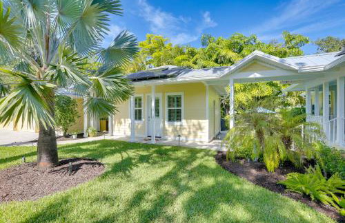 Pool & Hot Tub Access: Riverfront Florida Studio - Photo 27