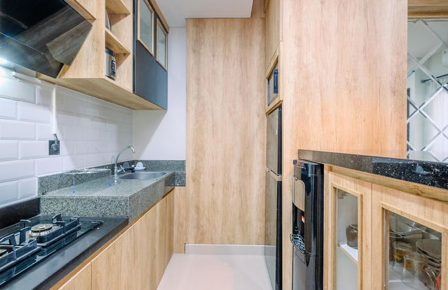 Modern Look And Comfy 2Br Transpark Cibubur Apartment - Foto 10