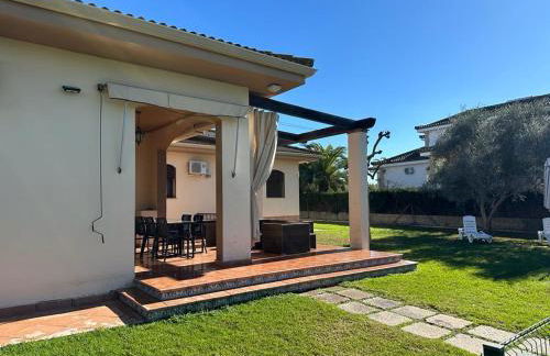 Precioso chalet con piscina y pista de padel - Photo 49