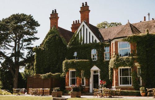 Healing Manor Hotel - Photo 1