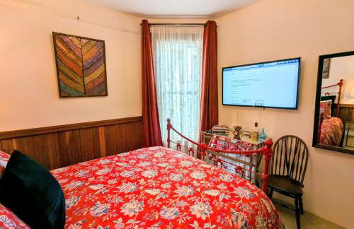 Perfect Location - 4BD,1BA - Restored Redwood Home - Foto 20