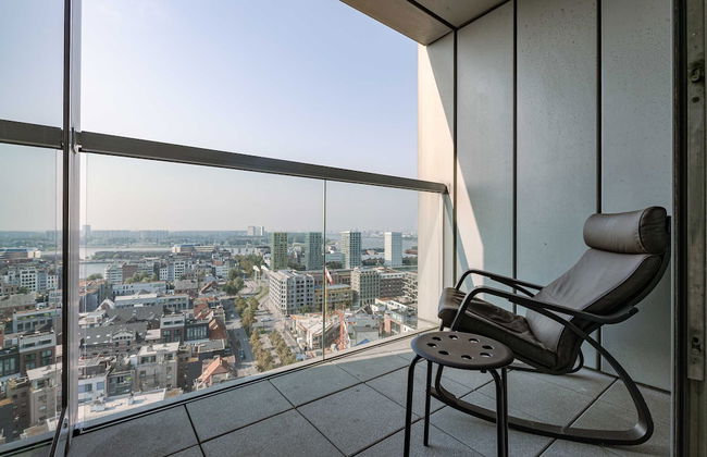 Modern Antwerp Apartment With City Views 2 Bedrooms - Photo 1