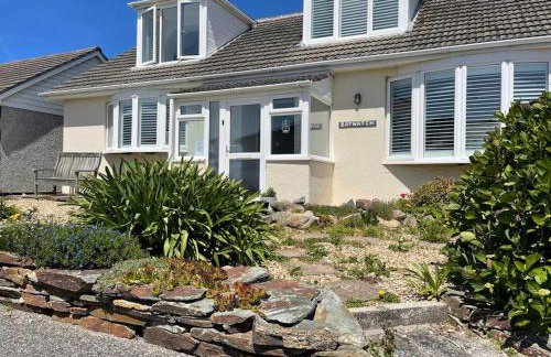 Baywatch Mawgan Porth Spacious Home sleeps 9, Games room, Parking & Garden - Foto 39