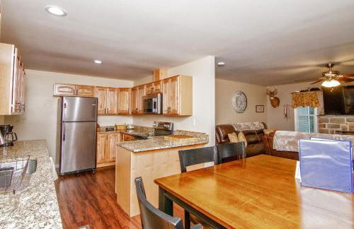 Cabin by the Creek with private creek access - Foto 28