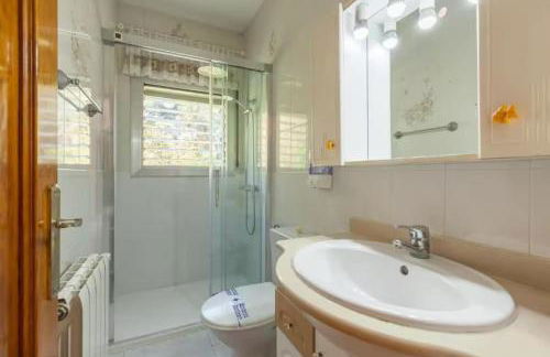 Escapada con Piscina Climatizada y Área Infantil - Foto 19