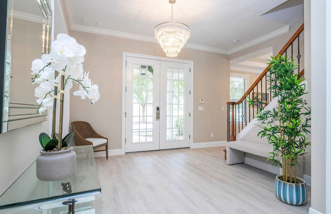 7516 Luxury Home 5BD Perfect for Your Family - Foto 9