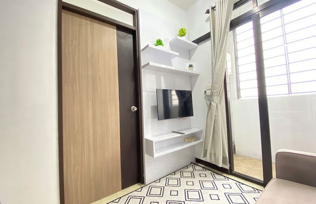 Homey 2Br Furnished Apartment At The Edge Bandung - Photo 8