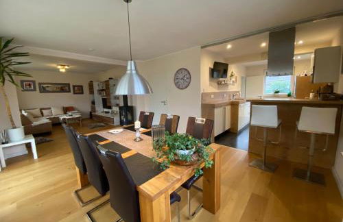 Haus Ostend Ganzes Ferienhaus mit Garten ideal für zwei Erwachsene und zwei Kinder - Foto 1