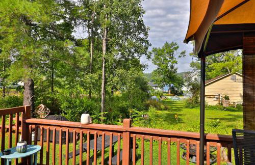 The Bomoseen Bungalow - Vermont Lake House Close to Ski Resorts! Private dock, ski rental ticket deals - Foto 11