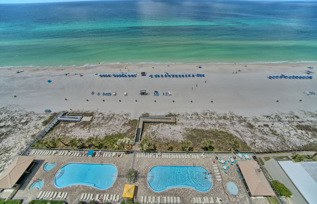 Pleasant Oceanfront Condo with Large Balcony and Beach Access - Unit 1605 by RedAwning - Foto 43