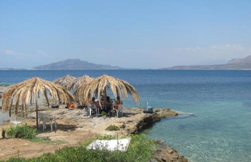 Lakonia Bay Apartments - Photo 16