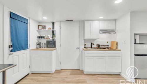 Midtown Gem with Secret Speakeasy - Foto 5