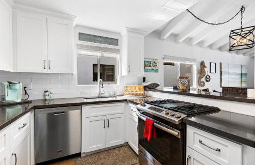 Walk on the Ocean! Wake up to Beautiful Bay Views - Photo 40