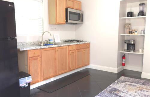 luxe studio with a great location lawrenceville - Photo 21