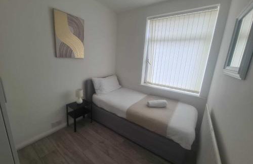 Homely 2 Bedroom Dudley - Foto 5