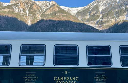 CALMFRANC ático abuhardillado con vistas al río y la montaña Avistamiento de ciervos en Canfranc Pueblo - Foto 76