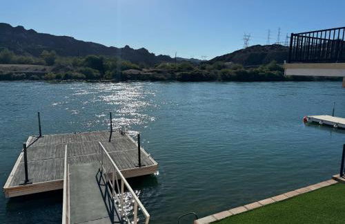 Cliff Hanger, River access with dock - Photo 4