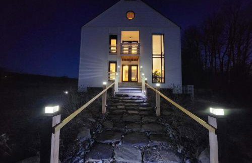 the Sugar Cube, a stunning, spacious, and modern villa with an orchard maze - Foto 39