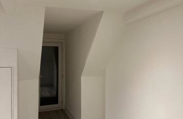 Epsom High Street Apartment 10 - Photo 2