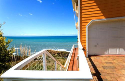 Amazing Oceanview 2 bedroom Oceanfront! by OceanviewHotTubs Shelter Cove, CA Tesla EV Station - Foto 11