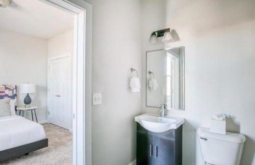 CozySuites Music Row Refined 1BR with free parking - Foto 25