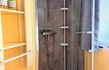 Mobilhome au bord du lac - Photo 10