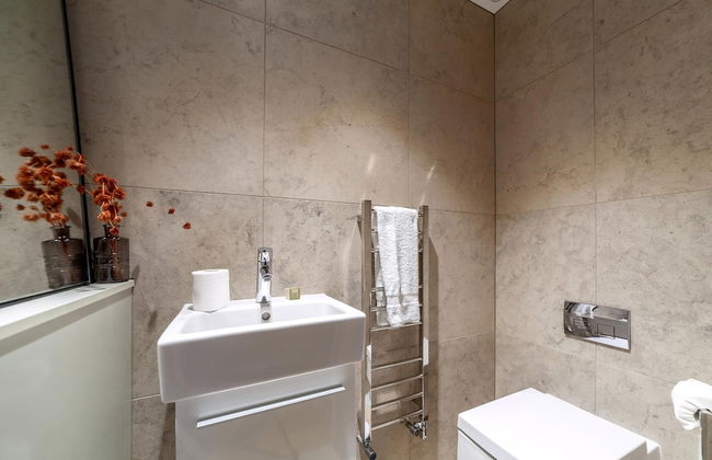 Pepys House: A Modern Touch of History - Foto 37