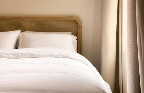 Elegant 4-Bed Richmond Townhouse - Private Garden - Parking - Photo 18