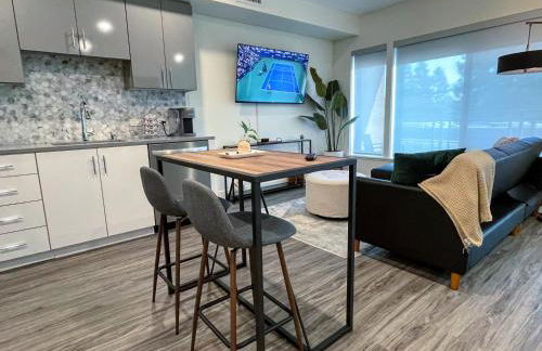 Elevator-Downtown View-Garage-King Bed-Laundry - Foto 24