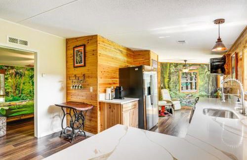 Sleep With Sloths and Lemurs! Modern Webster Home - Foto 8