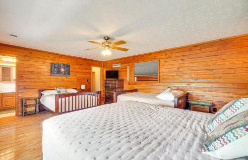 Boat Dock Pet-Friendly Douglas Lake Getaway! - Foto 21