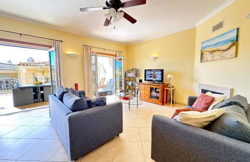 Casa Antonius, Sun & Pool Balaia Home by BeCherish - Foto 2