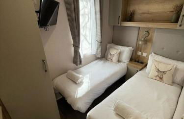 Cuckoo Lodge with Hot Tub at Brickyard Lakes - Foto 8