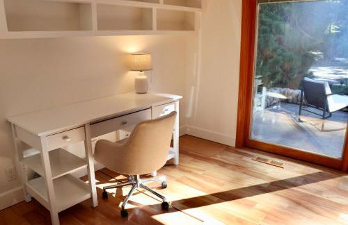 Lux, designer 8-acre retreat with private creek - Foto 31