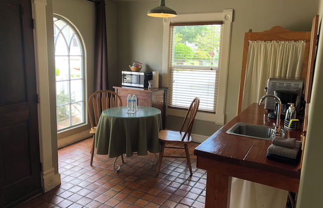 The Cottage @ 241 North - Foto 11