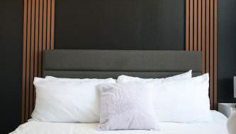 Stylish 2BR w Pool,Gym,Prking-Near Rvrwalk & Dome - Foto 3