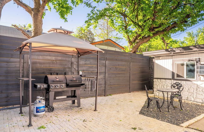 Lamar Suites by Avantstay 2 Homes w/ Shared Pool - Foto 33