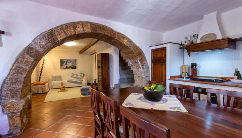 Esclusiva Dimora Storica nel cuore del Borgo Medievale---- Exclusive Historical House inside the Medieval Village - Foto 1