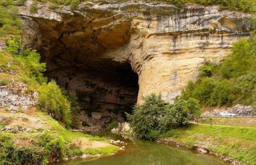 3 pièces spacieux plein centre, parking,clim, terrasse, jardin - Foto 42