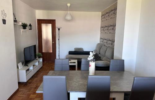 Acogedor Apartamento con vistas a la Catedral y parking - Foto 7