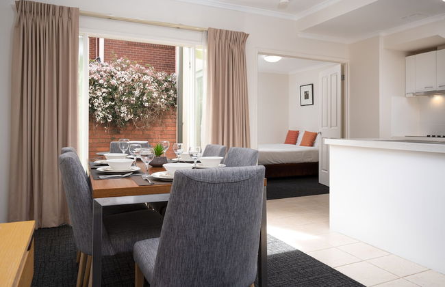 MainStay Suites Kew - Foto 43