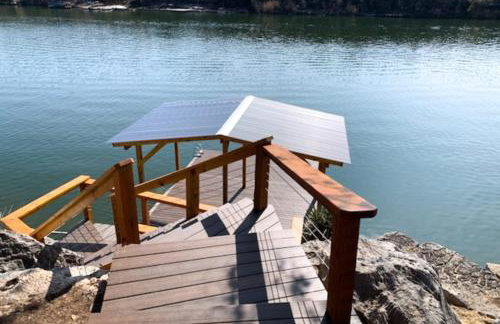 Mid-Century Modern Lake House with Private Waterfront Pool & Boat Dock - Photo 37
