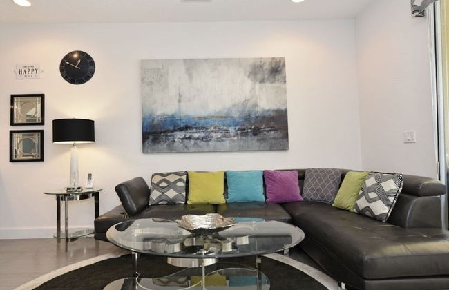 Beautiful 3-bed Villa 10 Minutes From Disney-17440 Serenity Resort 3 Bedroom Townhouse by RedAwning - Foto 1