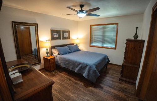 Whispering Woods Estate - Relax, Recharge, Connect - 12 wooded acres, 3 Bedrooms, 3 Baths, sleeps 10 - Foto 52