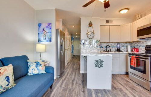 Waterfront Corpus Christi Escape with Pool Access! - Foto 3