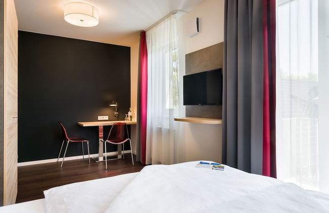 Signature East Hotel Apartment - Photo 21