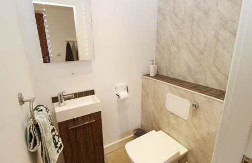 Beautiful Stone Barn with Hot Tub on a Quiet Farm - Foto 18