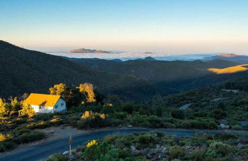 A LIVING CANVAS Amazing Lake View Custom Home - Foto 17