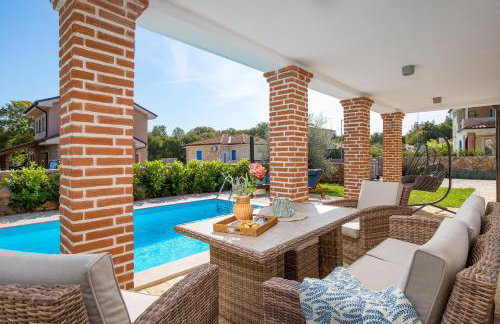 Romantic villa with pool, surrounded by nature - ID 2507 - by TRAVELER tourist agency Krk - Foto 47